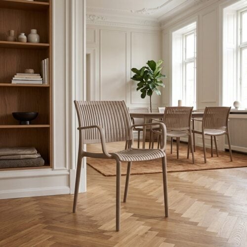 Manzano Spisebordsstol i Taupe fra House Nordic | 56x56x81cm - Billede 1