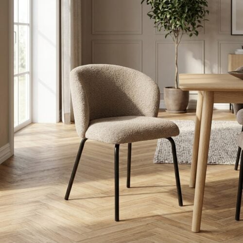 Safira Spisebordsstol i Beige Bouclé med Sorte Ben Fra House Nordic - Billede 1
