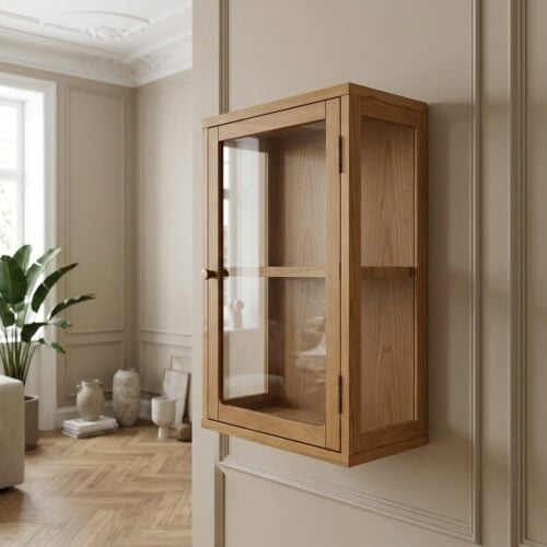 Zamora Væghængt Vitrine i Natur Egetræ & Hærdet Glas fra House Nordic | DBH 20x40x60 cm - Billede 1