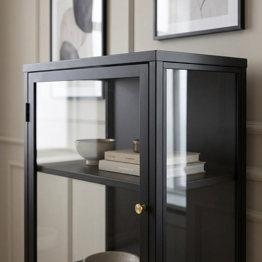 ai-miljoe-3-carmel-vitrineskab-i-sort-st-l-med-gyldent-h-ndtag-fra-unique-furniture-40x58x160cm-237030 Carmel Vitrineskab i Sort Stål med Gyldent Håndtag fra Unique Furniture | 40x58x160cm - Billede 3