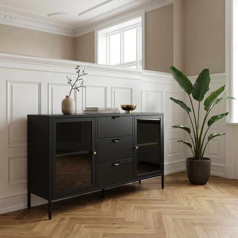 ai-miljoe-3-dalby-sk-nk-i-sort-st-l-med-2-glasl-ger-og-3-skuffer-fra-house-nordic-140x40x85-cm-160291 Dalby Skænk i Sort Stål med 2 Glaslåger og 3 skuffer fra House Nordic | 140x40x85 cm - Billede 3
