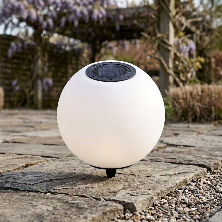 Lifton Genopladelig LED Lampe i Hvid med Integreret Solcelle fra House Nordic | Ø25cm - Billede 3
