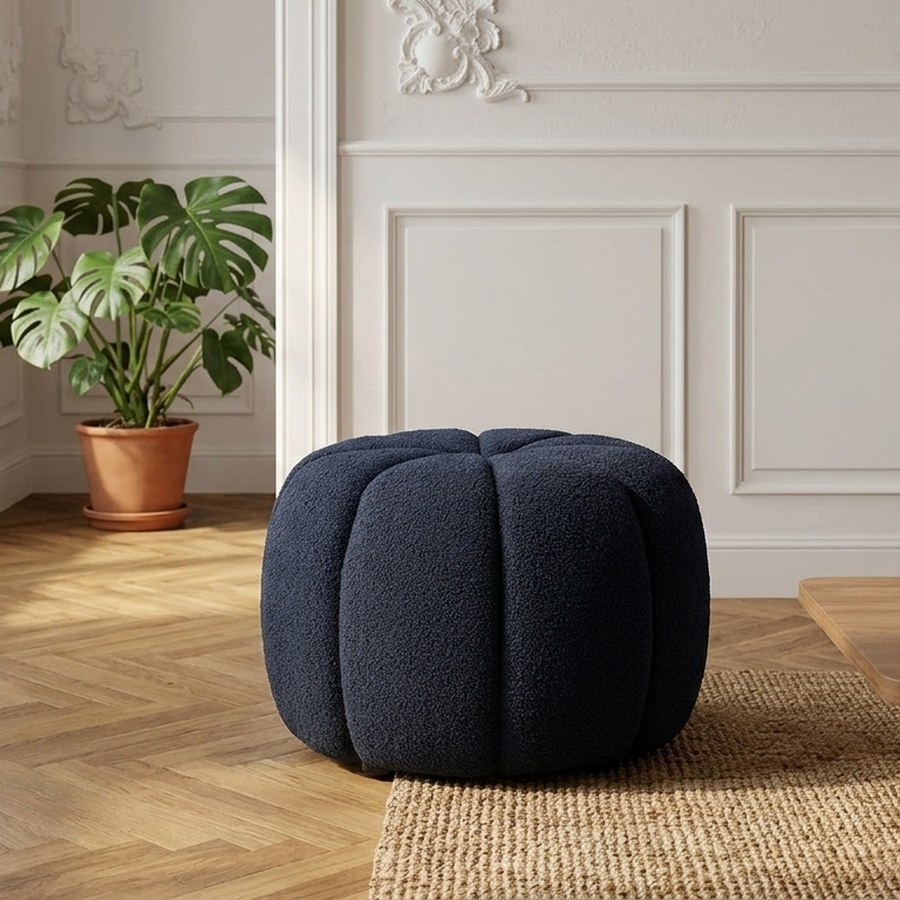 ai-miljoe-3-paisley-puf-i-marinebl-fra-house-nordic-48xh38cm-208166 Paisley Puf i Marineblå fra House Nordic | Ø48xH38cm - Billede 3