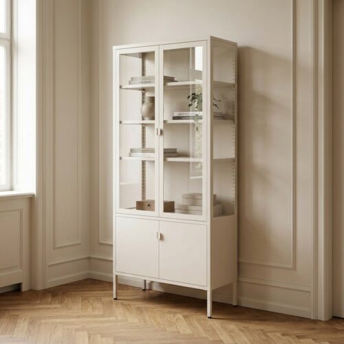 Brisbane Vitrineskab i Off White Stål & Glas med 4 Låger fra House Nordic | B80xD35xH180 cm - Billede 1