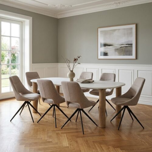 Fondi Spisebordssæt med Dokka Spisebordsstole i Sand/Brun Cement & Stof fra House Nordic | 6 Stole & 1 Bord - Billede 1
