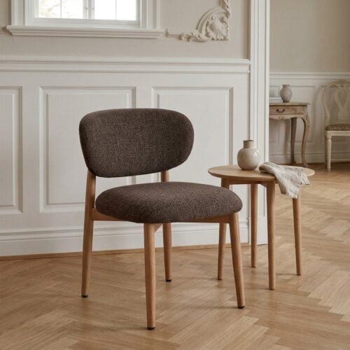 Isola Spisebordsstol i M&oslash;rkebrun Polyester & Ben i Natur Metal fra House Nordic | B58xL90xH53 cm - Billede 1