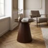 ai-miljoe-web-1-orvieto-hj-rnebord-i-m-rkebrun-asketr-glas-fra-house-nordic-50xh48-cm Orvieto Hjørnebord i Mørkebrun Asketræ & Glas fra House Nordic | Ø50xH48 cm - Billede 1