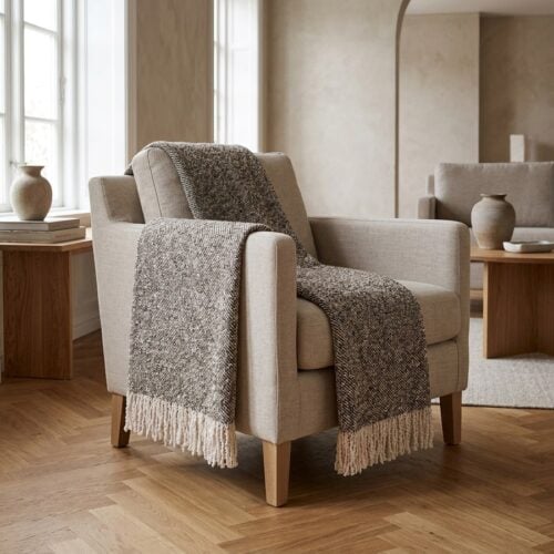 Sira Plaid i Beige/Brun Polyester & Akryl fra House Nordic | B130xL180 cm - Billede 1