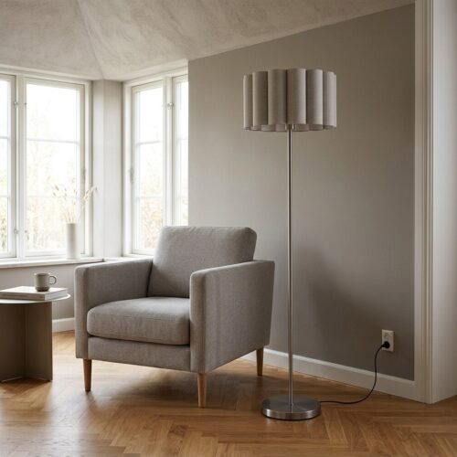 Watton Gulvlampe i Beige/Grå Linen & Stål fra House Nordic | Ø45xH150 cm - Billede 1