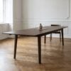 ai-miljoe-web-2-darwin-spisebord-i-m-rkebrun-egetr-med-2-till-gsplader-fra-house-nordi Darwin Spisebord i Mørkebrun Egetræ med 2 Tillægsplader fra House Nordic | L240-340xB100xH75 cm - Billede 2