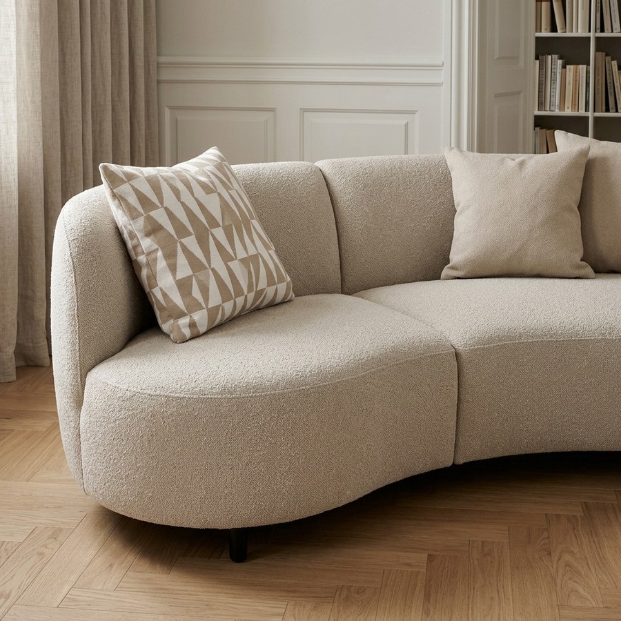 ai-miljoe-web-3-amol-sofa-i-sand-polyester-med-3-puder-fra-house-nordic-l326xb138xh75 Amol Sofa i Sand Polyester med 3 Puder fra House Nordic | L326xB138xH75 cm - Billede 3