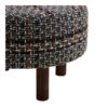 falkirk-puf-i-sort-polyester-ben-i-brun-fyrretr-fra-house-nordic-50xh3-3 Falkirk Puf i Sort Polyester & Ben i Brun Fyrretræ fra House Nordic | Ø50xH36 cm - Billede 6
