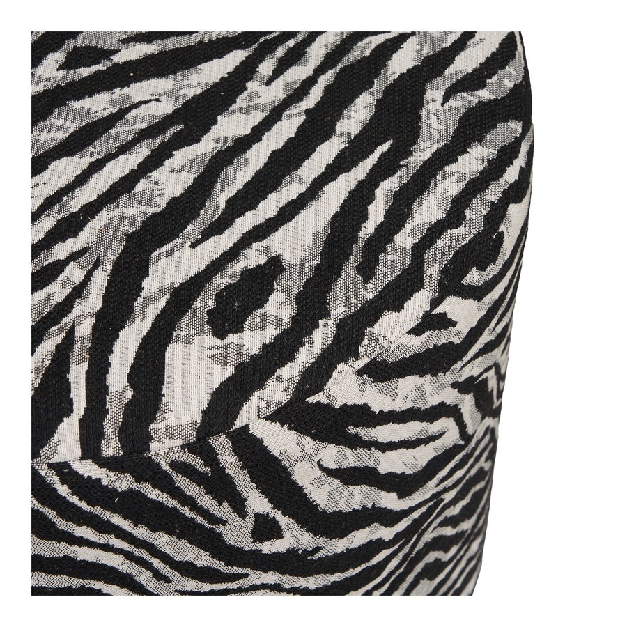 kimberley-puf-i-sorthvid-polyester-fra-house-nordic-40xh40-cm-3 Kimberley Puf i Sort/Hvid Polyester fra House Nordic | Ø40xH40 cm - Billede 6
