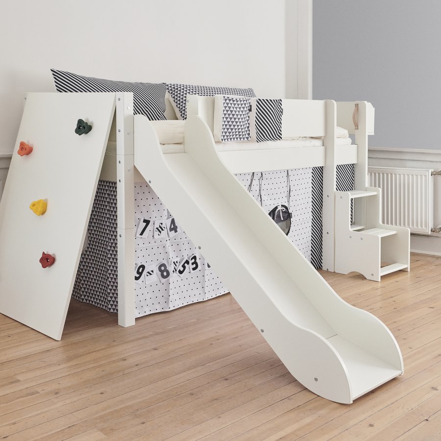 LOKE Halvhøj Seng i Flere Farver MDF med Rustjebane & Stige & Ben i Bøgetræ fra Manis-h | B90xD160xH51 cm Børneseng - Billede 2