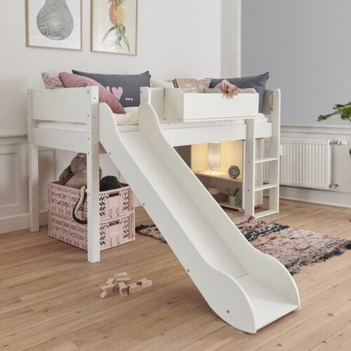 LOKE Halvh&oslash;j Seng i Flere Farver MDF med Rustjebane & Stige & Ben i B&oslash;getr&aelig; fra Manis-h | B90xD160xH51 cm B&oslash;rneseng - Billede 1