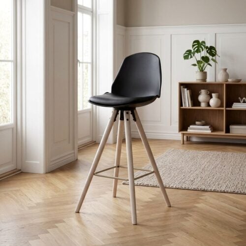 I_Oslo Barstol i Sort Plastik med Fodstøtte & Stel i Hvidpigmenteret Egetræ fra Actona | BDH 46,5x49x105,5 cm - Billede 1